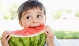 吃瓜群众宝宝拍照图片,宝宝拍照瞬间捕捉童真瞬间