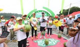 吃瓜群众现场表演,围观者笑翻天