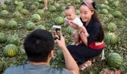 静等吃瓜群众图片高清大图,高清大图揭秘吃瓜群众众生相